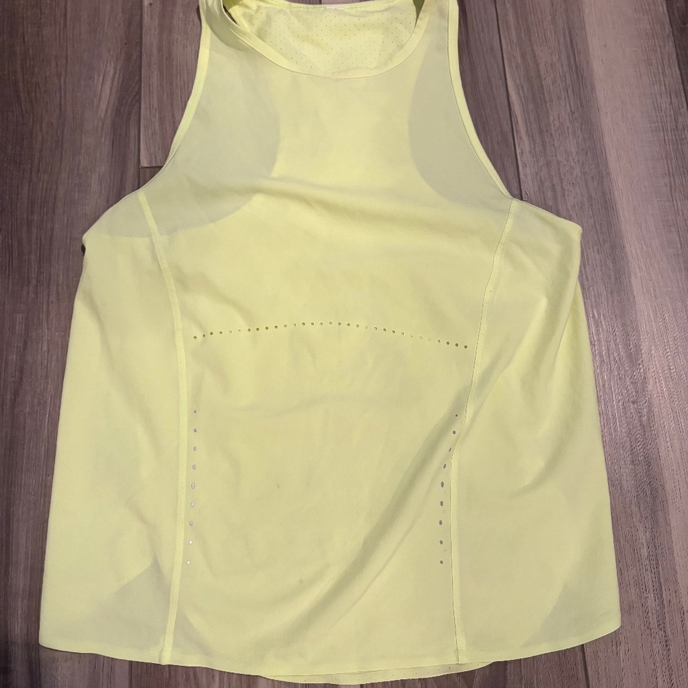 Lululemon tank
